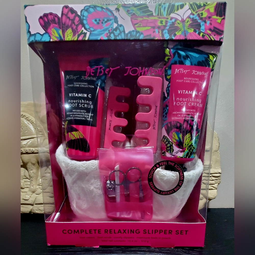 Betsey Johnson Slipper Lotion Pedicure set